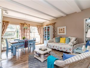 4 Bed House in Kloofendal