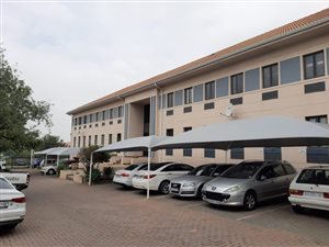 141 m² Commercial space in Meyersdal