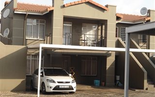 2 Bedroom Townhouse in Meyersdal