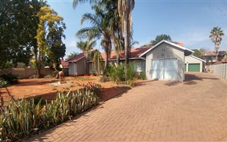 3 Bedroom House in Eldorette