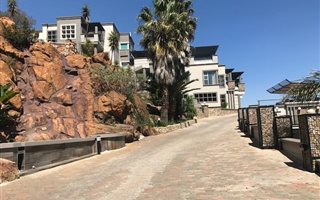 1 Bedroom House in Oakdene