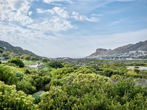 700 m² Land available in Noordhoek