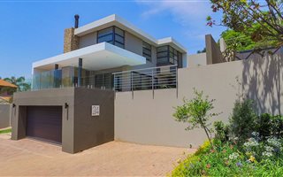 3 Bedroom House in Waterkloof Ridge