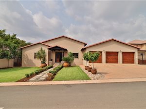 4 Bed House in Pebble Rock