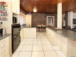 4 Bed House in Sonstraal