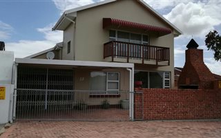 4 Bedroom House in Aston Bay