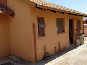 2 Bed House in Mabopane