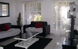 2 Bedroom Apartment in Weltevreden Park