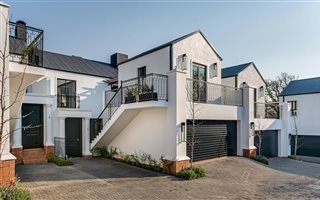 4 Bedroom Apartment in Hyde Park