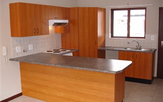 1 Bedroom Simplex in Paulshof