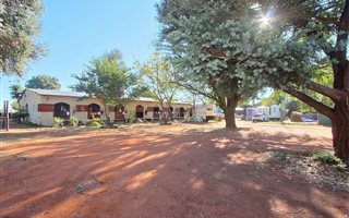 4.3 ha Smallholding in Fairleads
