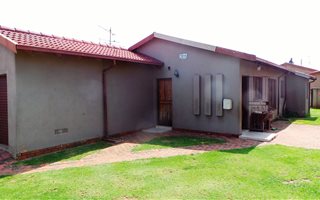 3 Bedroom House in Naledi