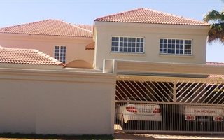 5 Bedroom House in Wierda Glen