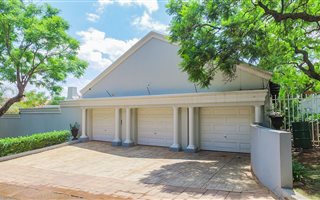 4 Bedroom House in Waterkloof