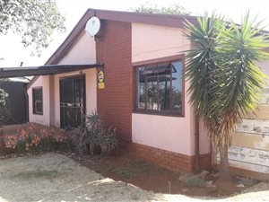 1 Bedroom Apartment in Kempton Park West