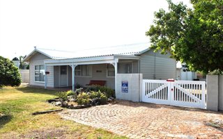3 Bedroom House in Sandbaai