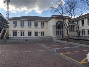 600 m² Commercial space in Sandhurst