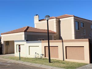 3 Bed House in Blue Hills
