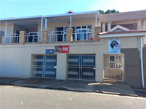 4 Bed House in Woodlands