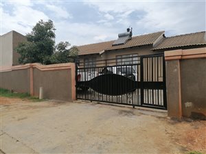 3 Bed House in Vosloorus