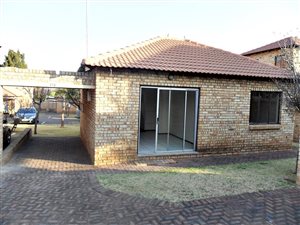 2 Bedroom Townhouse in Witpoortjie