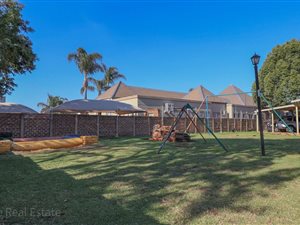 2 Bed Apartment in Highveld
