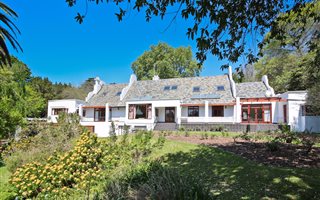 5 Bedroom House in Constantia Upper