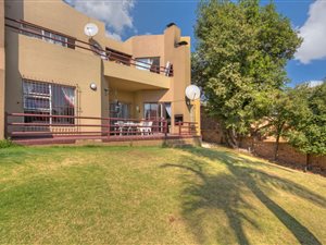 3 Bed Apartment in Constantia Kloof