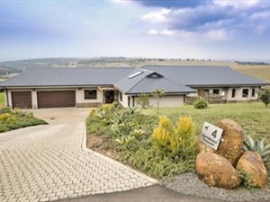 4 Bed House in Bisley