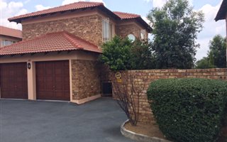 3 Bedroom Cluster in Kyalami Hills