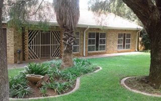 4 Bedroom House in Vanderbijlpark SE4