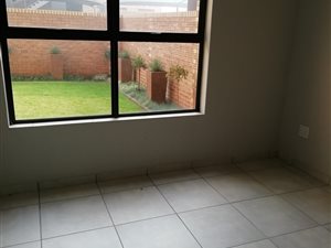 2 Bed Apartment in Ravenswood