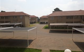1 Bedroom Townhouse in Glen Marais