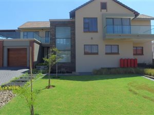 5 Bed House in Aqua Vista