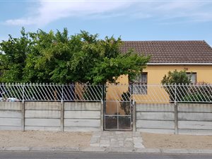3 Bed House in Devon Park