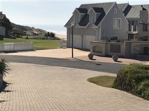 172 m² Land available in Pienaarstrand