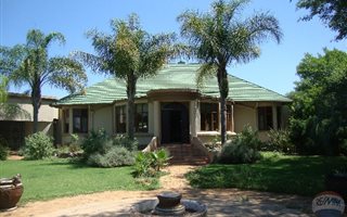 4 Bedroom House in Monument Heights
