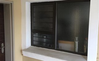 2 Bedroom Apartment in Halfway House