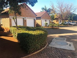 2 Bed Townhouse in Equestria
