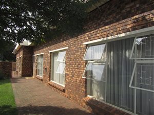 3 Bed House in Stefanopark