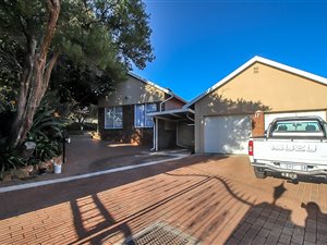 3 Bed House in Florida Glen