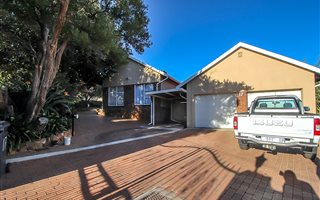 3 Bedroom House in Florida Glen