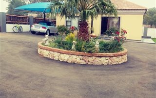 2 Bedroom House in Golf View AH