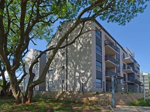 1 Bed Apartment in Clubview
