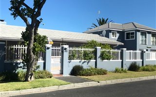 6 Bedroom House in Lansdowne