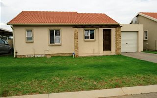 3 Bedroom House in Helderwyk Estate