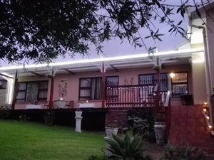3 Bed House in Dana Bay