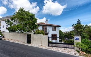 4 Bedroom House in Scott Estate