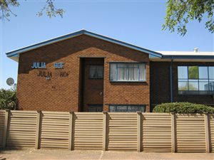 2 Bed Townhouse in Meyerton Central