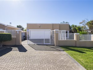 3 Bed House in Protea Heights